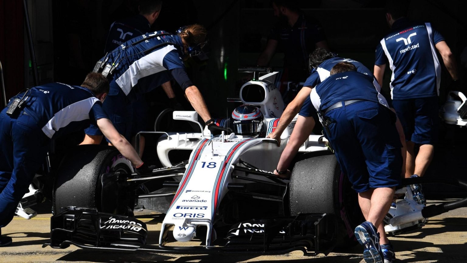 F1 Car gets tuned up