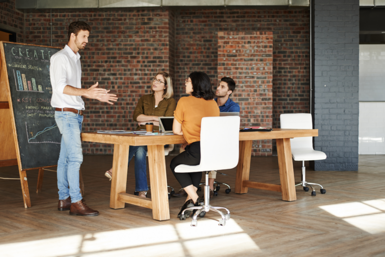 how to manage a team