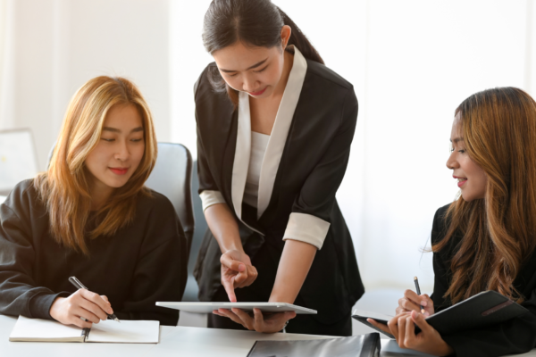 how to give feedback to employees